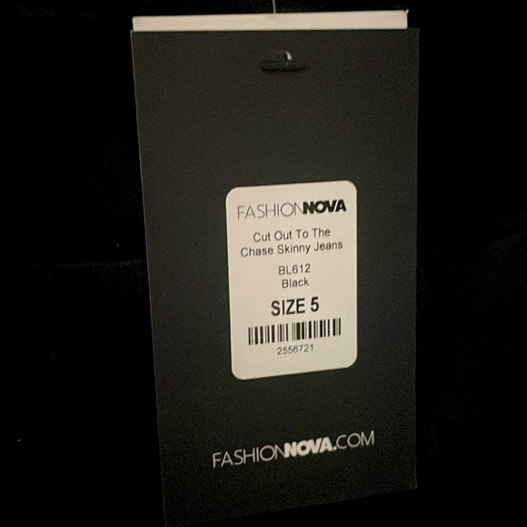 Fashion nova black skinny jeans with. Never worn before! - Picture 3 of 5